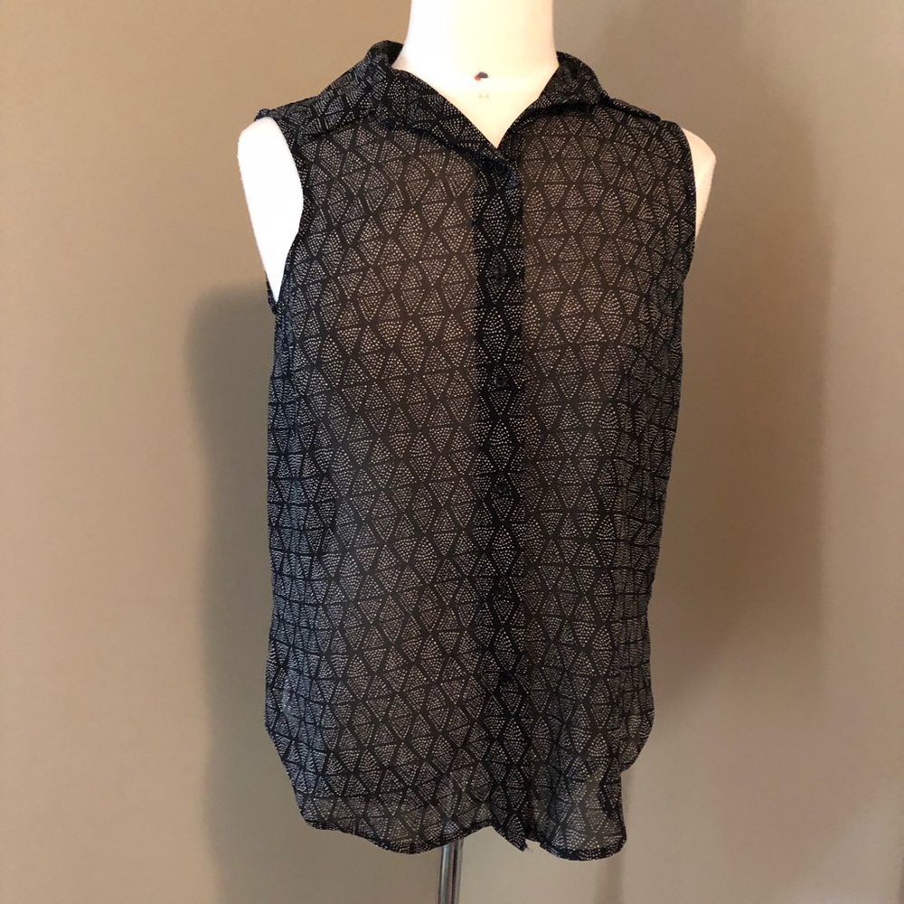 H&M Sleeveless Top Botton Front Collar Neck Black and White Size 2
